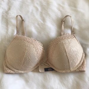 Victoria’s Secret Bombshell push-up bra 32C Nude